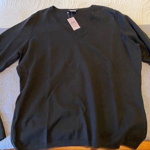 New. V neck sweater. Smoke free.